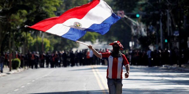 Tag des Waffenstillstands im Chaco in Paraguay - Tag der paraguayischen Flagge