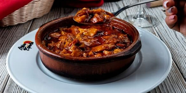 Tag der Kutteln und Blutwurst in Spanien